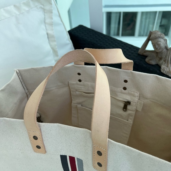 Netjets limited edition large bag - Picture 11 of 13